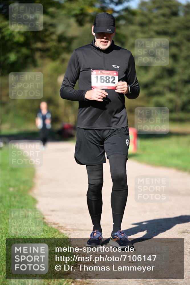 22.09.2024 - 32. Volkslauf durch das schöne Alstertal Dr. Thomas Lammeyer http://msf.ph/oto/7106147 22.09.2024 10:08:02 Laufen 1682 meine-sportfotos.de