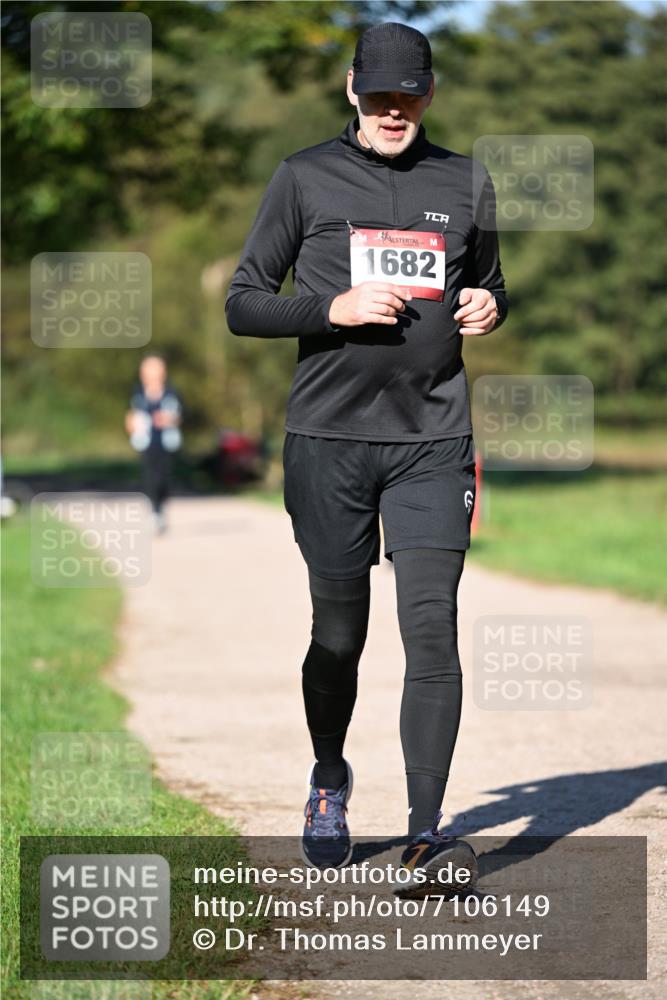 22.09.2024 - 32. Volkslauf durch das schöne Alstertal Dr. Thomas Lammeyer http://msf.ph/oto/7106149 22.09.2024 10:08:02 Laufen 1682 meine-sportfotos.de