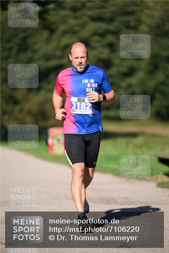 22.09.2024 - 32. Volkslauf durch das schöne Alstertal Dr. Thomas Lammeyer http://msf.ph/oto/7106220 22.09.2024 10:15:19 Laufen 3182 meine-sportfotos.de