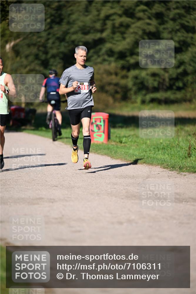 22.09.2024 - 32. Volkslauf durch das schöne Alstertal Dr. Thomas Lammeyer http://msf.ph/oto/7106311 22.09.2024 10:24:33 Laufen 2319 meine-sportfotos.de