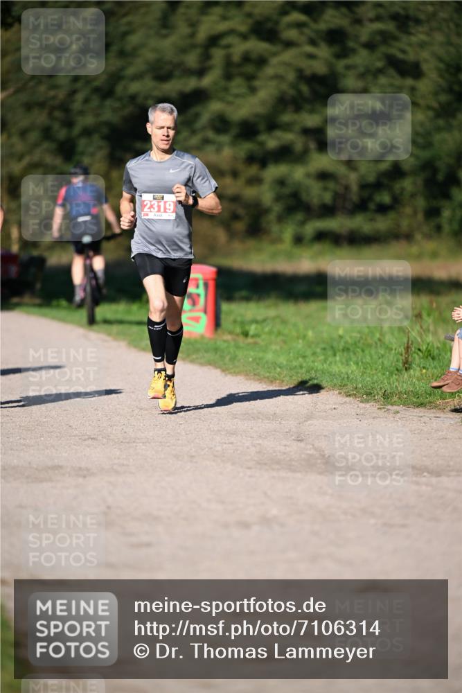 22.09.2024 - 32. Volkslauf durch das schöne Alstertal Dr. Thomas Lammeyer http://msf.ph/oto/7106314 22.09.2024 10:24:34 Laufen 2319 meine-sportfotos.de