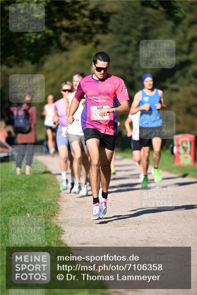 22.09.2024 - 32. Volkslauf durch das schöne Alstertal Dr. Thomas Lammeyer http://msf.ph/oto/7106358 22.09.2024 10:24:45 Laufen 25 meine-sportfotos.de