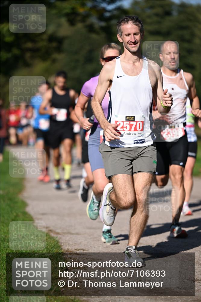 22.09.2024 - 32. Volkslauf durch das schöne Alstertal Dr. Thomas Lammeyer http://msf.ph/oto/7106393 22.09.2024 10:24:49 Laufen 50, 2570, 2398 meine-sportfotos.de