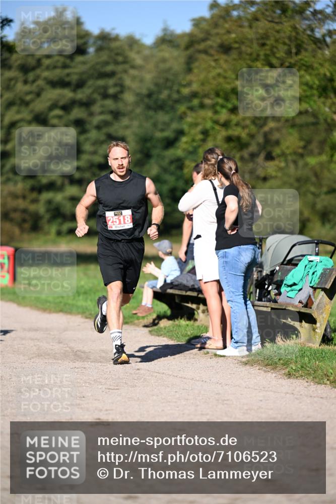 22.09.2024 - 32. Volkslauf durch das schöne Alstertal Dr. Thomas Lammeyer http://msf.ph/oto/7106523 22.09.2024 10:25:04 Laufen 2518 meine-sportfotos.de