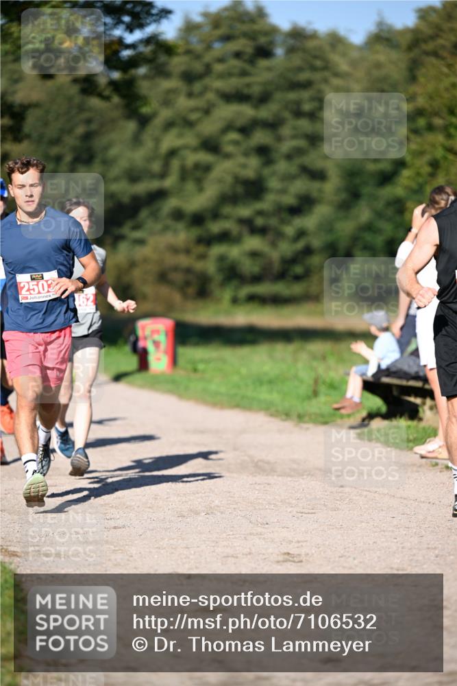 22.09.2024 - 32. Volkslauf durch das schöne Alstertal Dr. Thomas Lammeyer http://msf.ph/oto/7106532 22.09.2024 10:25:05 Laufen 2503 meine-sportfotos.de