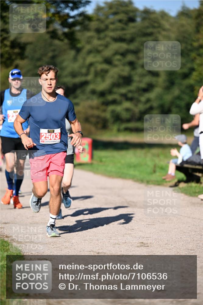 22.09.2024 - 32. Volkslauf durch das schöne Alstertal Dr. Thomas Lammeyer http://msf.ph/oto/7106536 22.09.2024 10:25:06 Laufen 2503 meine-sportfotos.de