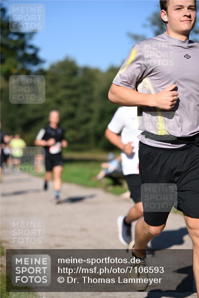 22.09.2024 - 32. Volkslauf durch das schöne Alstertal Dr. Thomas Lammeyer http://msf.ph/oto/7106593 22.09.2024 10:25:16 Laufen  meine-sportfotos.de