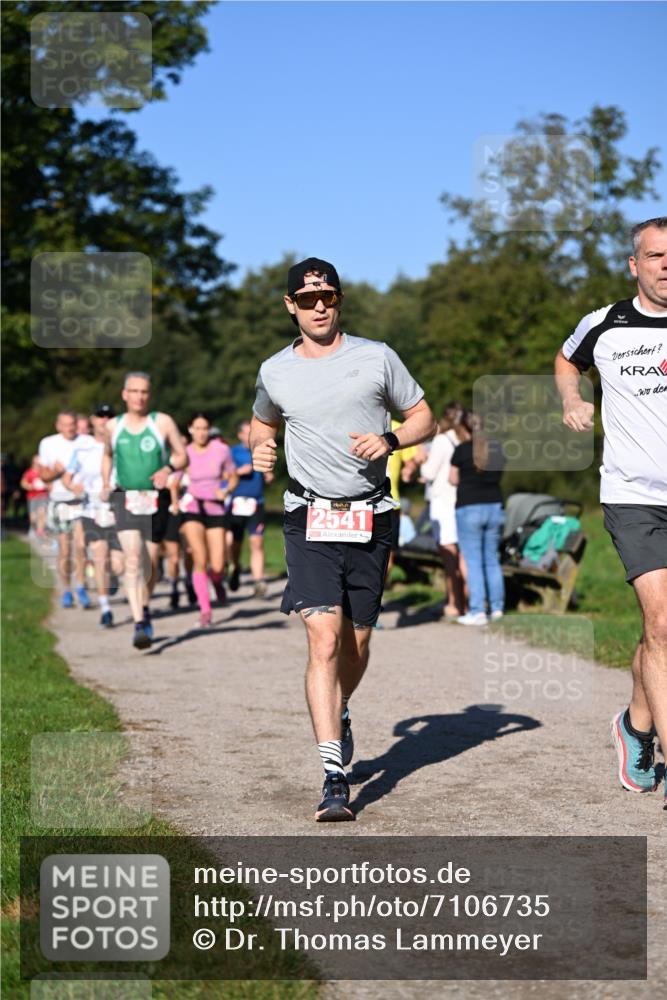 22.09.2024 - 32. Volkslauf durch das schöne Alstertal Dr. Thomas Lammeyer http://msf.ph/oto/7106735 22.09.2024 10:25:43 Laufen 2541 meine-sportfotos.de