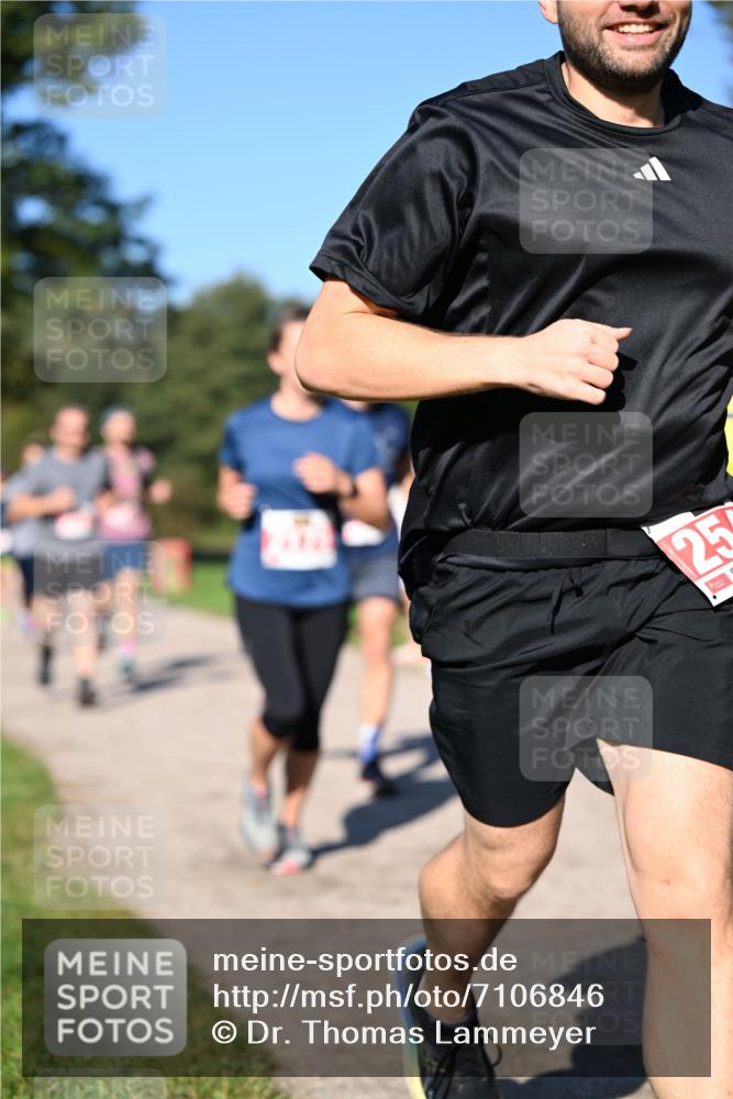 22.09.2024 - 32. Volkslauf durch das schöne Alstertal Dr. Thomas Lammeyer http://msf.ph/oto/7106846 22.09.2024 10:26:03 Laufen 25 meine-sportfotos.de