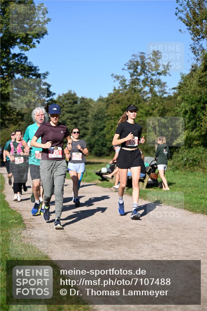 22.09.2024 - 32. Volkslauf durch das schöne Alstertal Dr. Thomas Lammeyer http://msf.ph/oto/7107488 22.09.2024 10:28:21 Laufen 10, 975, 2261, 2269, 2409 meine-sportfotos.de