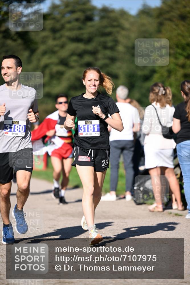 22.09.2024 - 32. Volkslauf durch das schöne Alstertal Dr. Thomas Lammeyer http://msf.ph/oto/7107975 22.09.2024 10:35:24 Laufen 3180, 3181, 28 meine-sportfotos.de