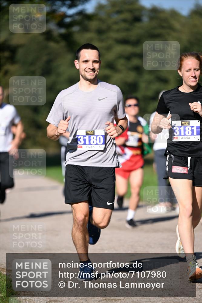 22.09.2024 - 32. Volkslauf durch das schöne Alstertal Dr. Thomas Lammeyer http://msf.ph/oto/7107980 22.09.2024 10:35:25 Laufen 3180, 3181 meine-sportfotos.de