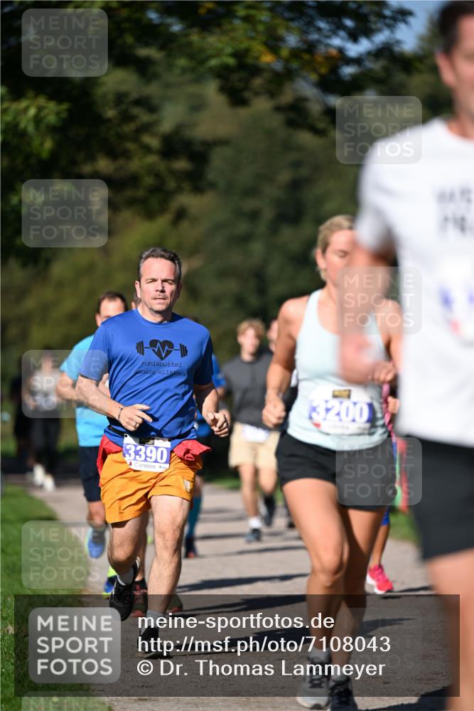 22.09.2024 - 32. Volkslauf durch das schöne Alstertal Dr. Thomas Lammeyer http://msf.ph/oto/7108043 22.09.2024 10:35:39 Laufen 3390, 3200 meine-sportfotos.de