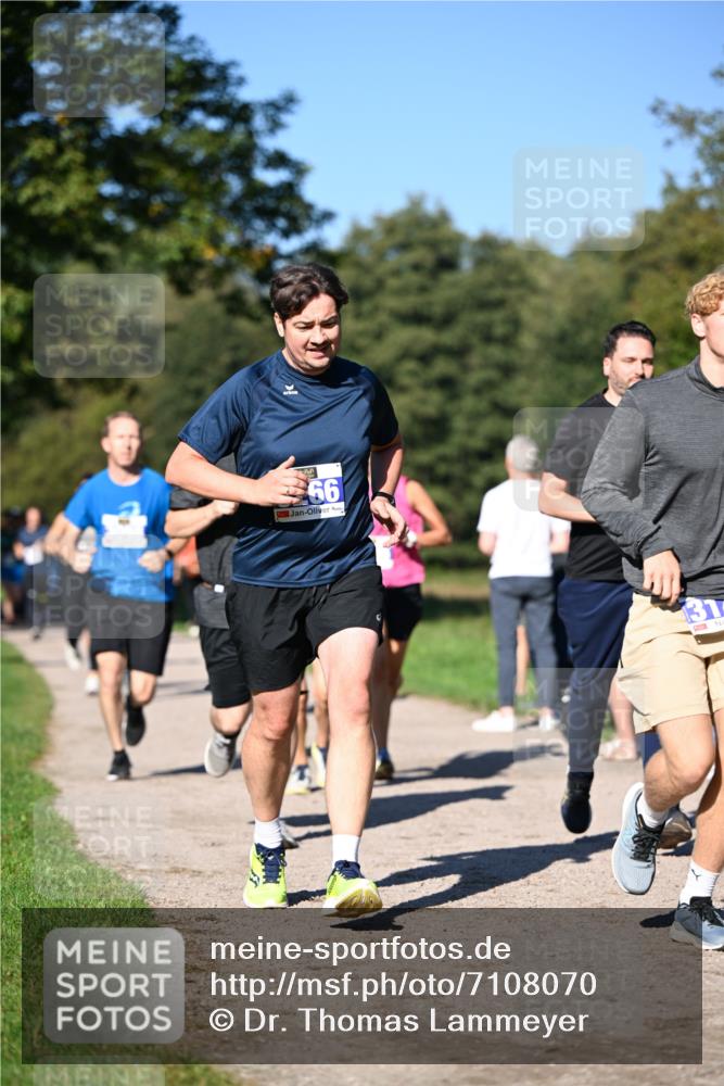22.09.2024 - 32. Volkslauf durch das schöne Alstertal Dr. Thomas Lammeyer http://msf.ph/oto/7108070 22.09.2024 10:35:46 Laufen 66, 131 meine-sportfotos.de