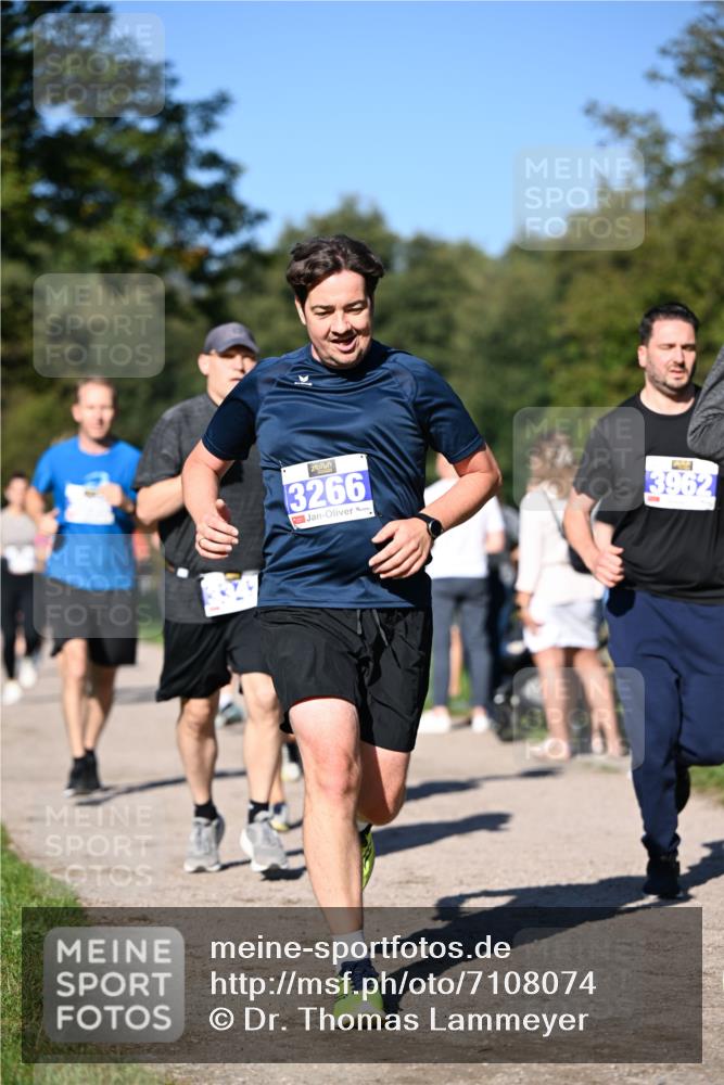 22.09.2024 - 32. Volkslauf durch das schöne Alstertal Dr. Thomas Lammeyer http://msf.ph/oto/7108074 22.09.2024 10:35:47 Laufen 3266, 3962 meine-sportfotos.de