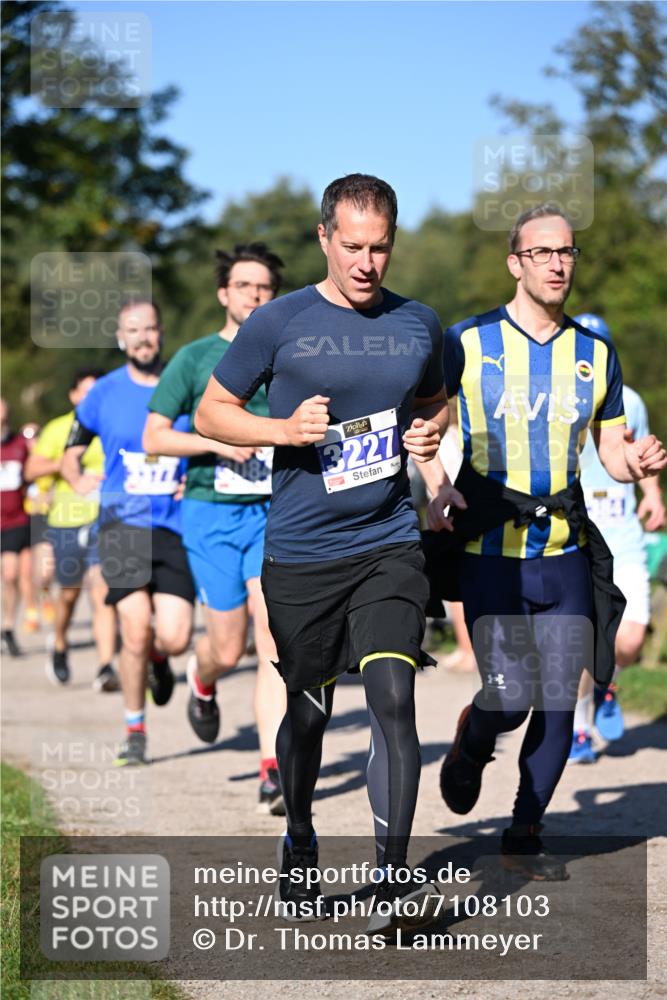 22.09.2024 - 32. Volkslauf durch das schöne Alstertal Dr. Thomas Lammeyer http://msf.ph/oto/7108103 22.09.2024 10:35:59 Laufen 3227 meine-sportfotos.de