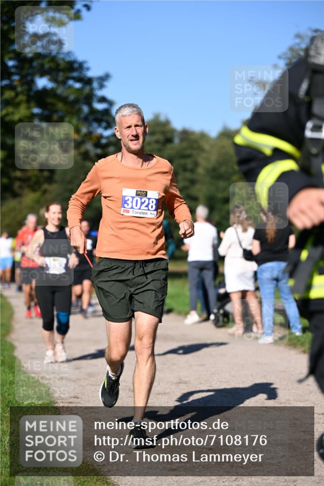 22.09.2024 - 32. Volkslauf durch das schöne Alstertal Dr. Thomas Lammeyer http://msf.ph/oto/7108176 22.09.2024 10:36:15 Laufen 3028 meine-sportfotos.de