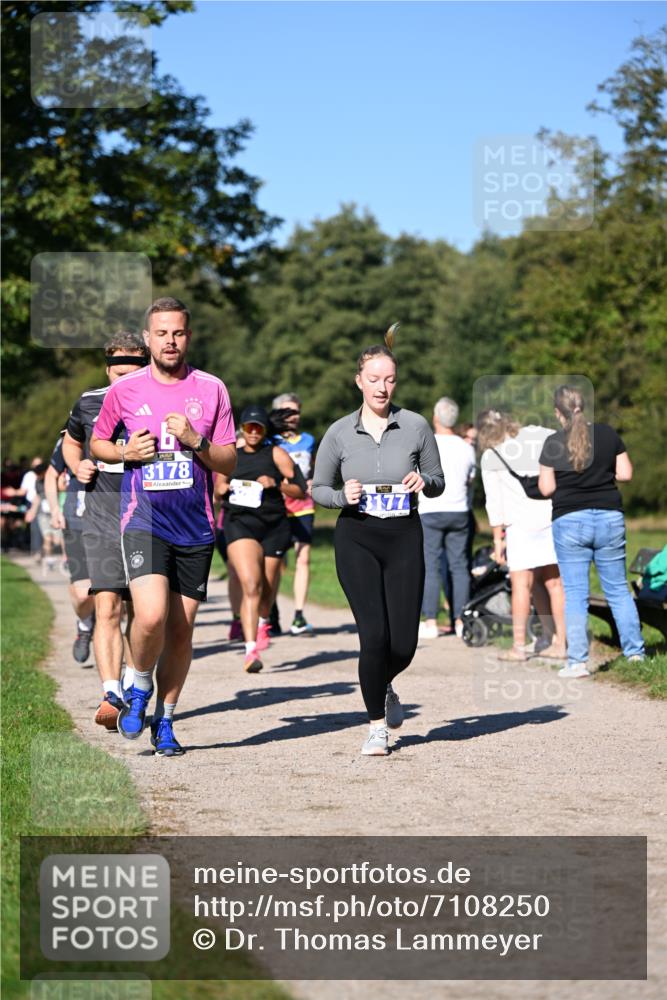 22.09.2024 - 32. Volkslauf durch das schöne Alstertal Dr. Thomas Lammeyer http://msf.ph/oto/7108250 22.09.2024 10:36:29 Laufen 3178, 3177 meine-sportfotos.de