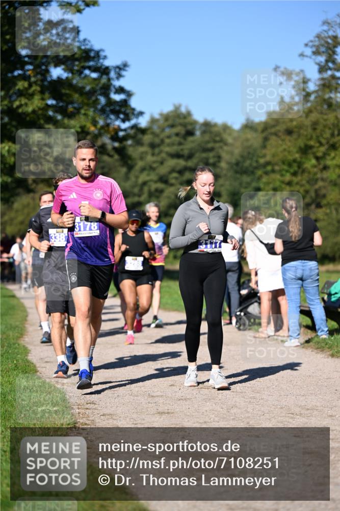 22.09.2024 - 32. Volkslauf durch das schöne Alstertal Dr. Thomas Lammeyer http://msf.ph/oto/7108251 22.09.2024 10:36:29 Laufen 3387, 3178, 3177 meine-sportfotos.de