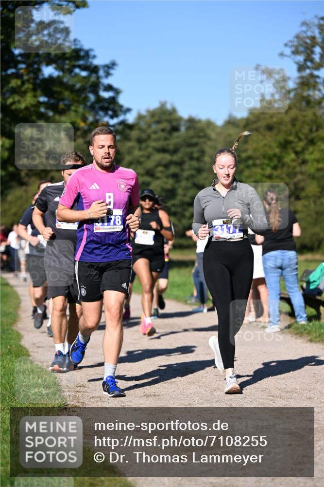 22.09.2024 - 32. Volkslauf durch das schöne Alstertal Dr. Thomas Lammeyer http://msf.ph/oto/7108255 22.09.2024 10:36:30 Laufen 3178, 3177 meine-sportfotos.de