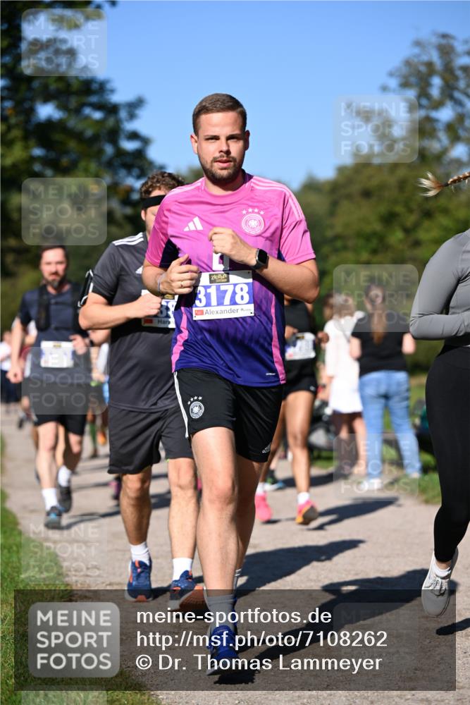 22.09.2024 - 32. Volkslauf durch das schöne Alstertal Dr. Thomas Lammeyer http://msf.ph/oto/7108262 22.09.2024 10:36:31 Laufen 3178 meine-sportfotos.de
