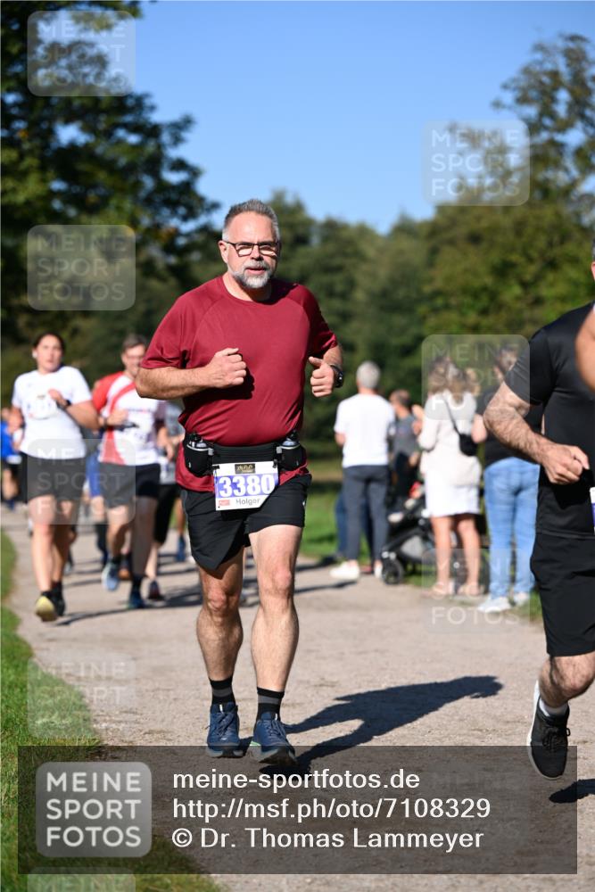 22.09.2024 - 32. Volkslauf durch das schöne Alstertal Dr. Thomas Lammeyer http://msf.ph/oto/7108329 22.09.2024 10:36:45 Laufen 3380 meine-sportfotos.de