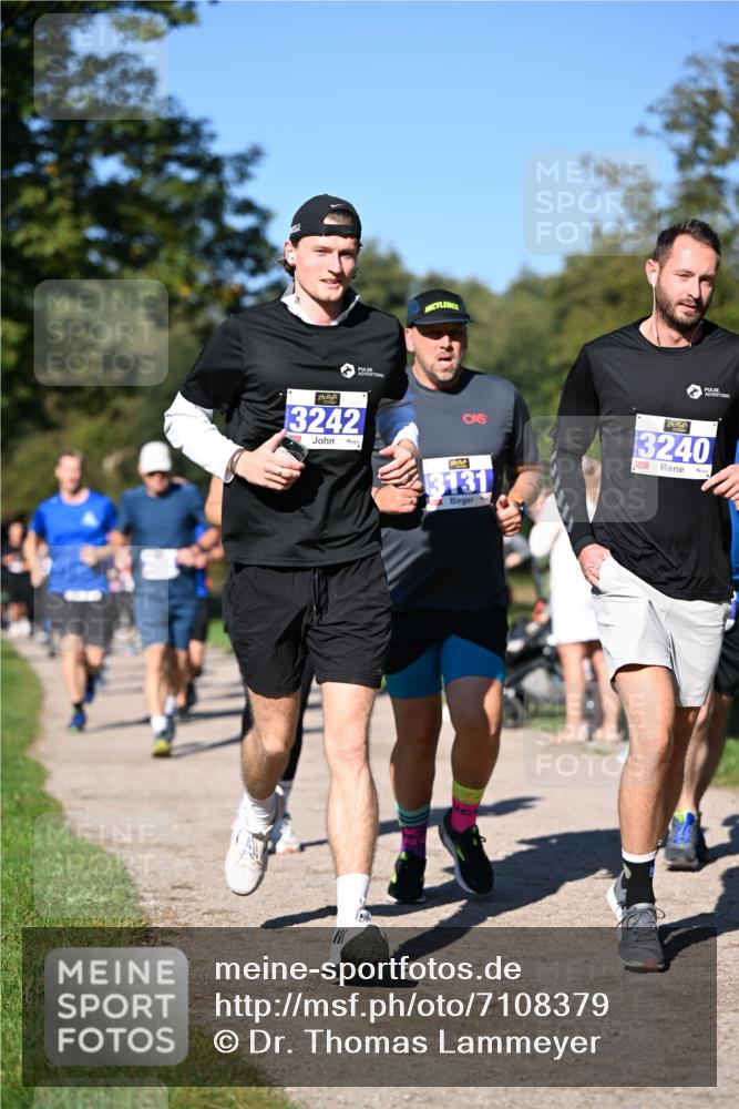 22.09.2024 - 32. Volkslauf durch das schöne Alstertal Dr. Thomas Lammeyer http://msf.ph/oto/7108379 22.09.2024 10:36:54 Laufen 3242, 3131, 3240 meine-sportfotos.de