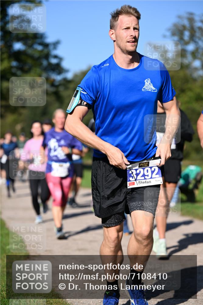22.09.2024 - 32. Volkslauf durch das schöne Alstertal Dr. Thomas Lammeyer http://msf.ph/oto/7108410 22.09.2024 10:36:59 Laufen 3292 meine-sportfotos.de