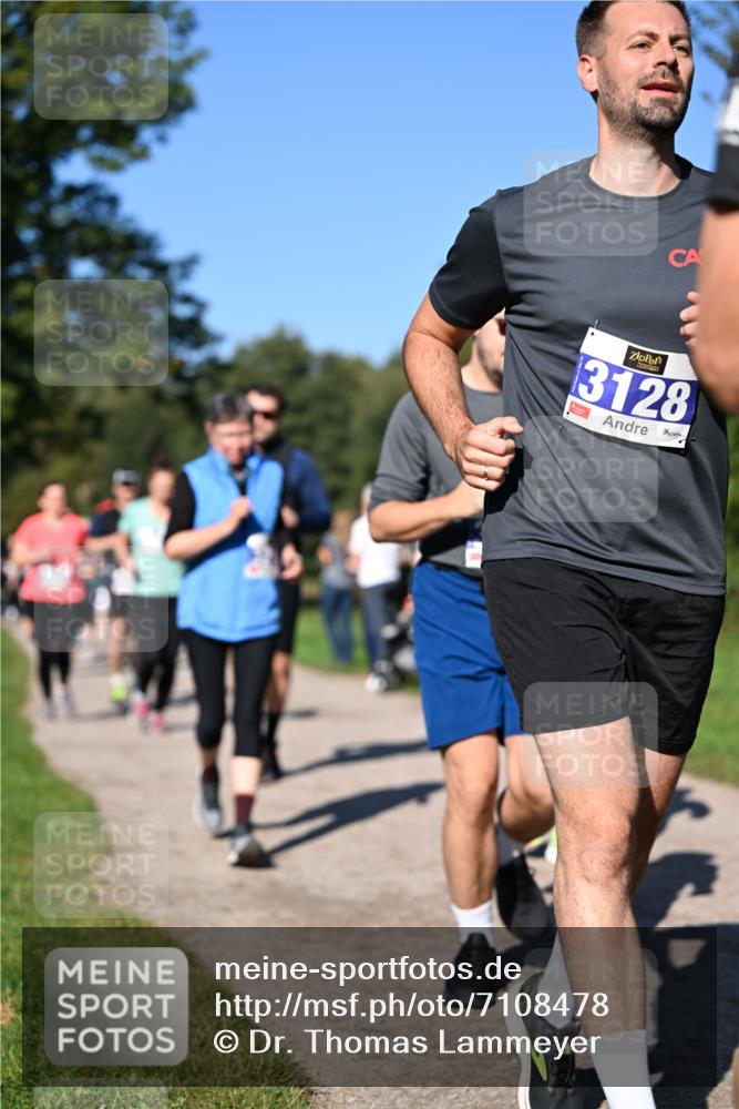 22.09.2024 - 32. Volkslauf durch das schöne Alstertal Dr. Thomas Lammeyer http://msf.ph/oto/7108478 22.09.2024 10:37:17 Laufen 3128 meine-sportfotos.de