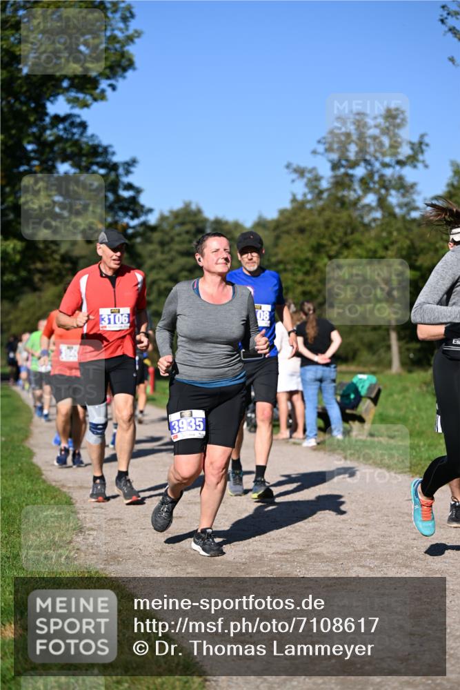 22.09.2024 - 32. Volkslauf durch das schöne Alstertal Dr. Thomas Lammeyer http://msf.ph/oto/7108617 22.09.2024 10:37:43 Laufen 3106, 3935, 08 meine-sportfotos.de