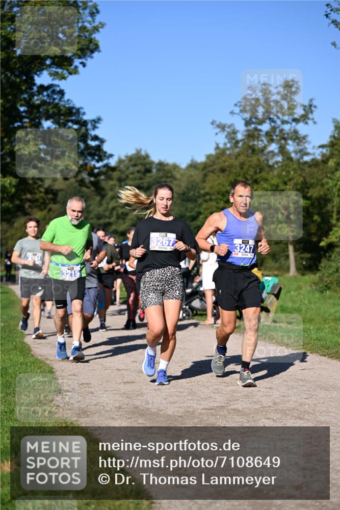 22.09.2024 - 32. Volkslauf durch das schöne Alstertal Dr. Thomas Lammeyer http://msf.ph/oto/7108649 22.09.2024 10:37:49 Laufen 3215, 3267, 13247 meine-sportfotos.de