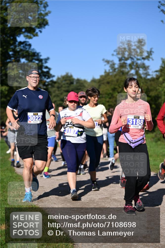 22.09.2024 - 32. Volkslauf durch das schöne Alstertal Dr. Thomas Lammeyer http://msf.ph/oto/7108698 22.09.2024 10:37:57 Laufen 3022, 3187, 3188 meine-sportfotos.de