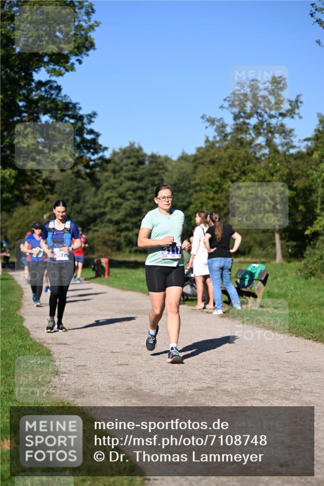 22.09.2024 - 32. Volkslauf durch das schöne Alstertal Dr. Thomas Lammeyer http://msf.ph/oto/7108748 22.09.2024 10:38:06 Laufen 075 meine-sportfotos.de
