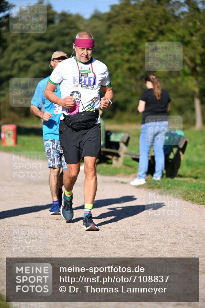 22.09.2024 - 32. Volkslauf durch das schöne Alstertal Dr. Thomas Lammeyer http://msf.ph/oto/7108837 22.09.2024 10:38:35 Laufen 3211 meine-sportfotos.de