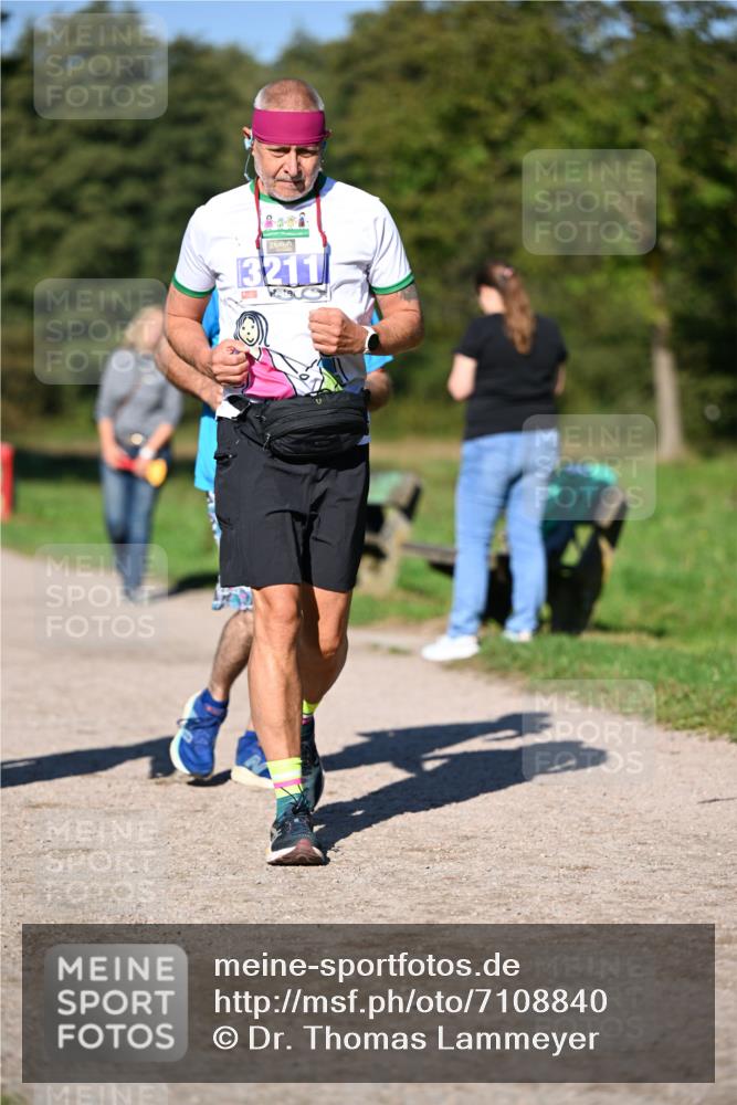 22.09.2024 - 32. Volkslauf durch das schöne Alstertal Dr. Thomas Lammeyer http://msf.ph/oto/7108840 22.09.2024 10:38:35 Laufen 3211 meine-sportfotos.de