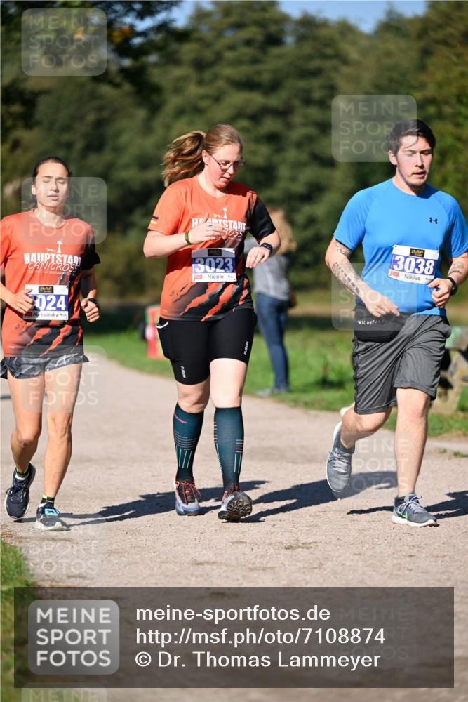 22.09.2024 - 32. Volkslauf durch das schöne Alstertal Dr. Thomas Lammeyer http://msf.ph/oto/7108874 22.09.2024 10:38:56 Laufen 024, 3023, 3038 meine-sportfotos.de