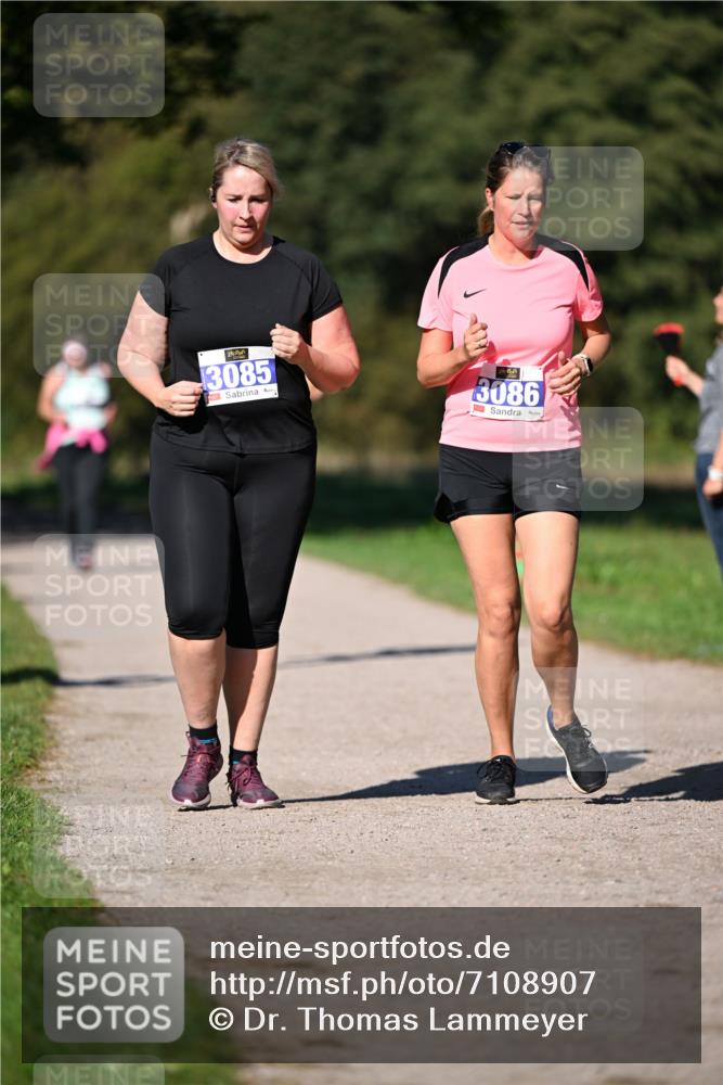 22.09.2024 - 32. Volkslauf durch das schöne Alstertal Dr. Thomas Lammeyer http://msf.ph/oto/7108907 22.09.2024 10:39:09 Laufen 3085, 3086 meine-sportfotos.de