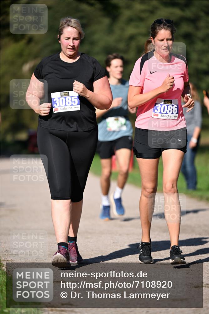 22.09.2024 - 32. Volkslauf durch das schöne Alstertal Dr. Thomas Lammeyer http://msf.ph/oto/7108920 22.09.2024 10:39:11 Laufen 3085, 3086 meine-sportfotos.de
