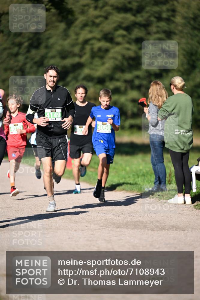 22.09.2024 - 32. Volkslauf durch das schöne Alstertal Dr. Thomas Lammeyer http://msf.ph/oto/7108943 22.09.2024 10:39:20 Laufen 4149, 4050, 48, 4150, 33, 37, 1175 meine-sportfotos.de