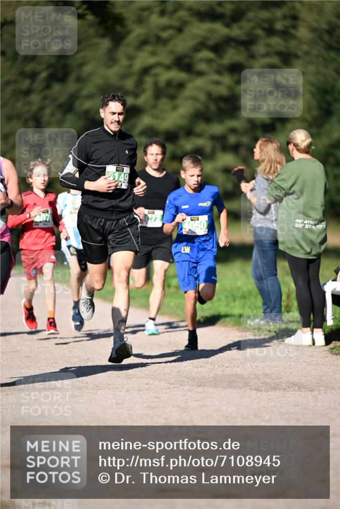 22.09.2024 - 32. Volkslauf durch das schöne Alstertal Dr. Thomas Lammeyer http://msf.ph/oto/7108945 22.09.2024 10:39:20 Laufen 2149, 4050, 48, 4150, 33, 37, 117 meine-sportfotos.de
