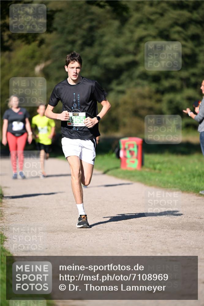 22.09.2024 - 32. Volkslauf durch das schöne Alstertal Dr. Thomas Lammeyer http://msf.ph/oto/7108969 22.09.2024 10:39:27 Laufen 20 meine-sportfotos.de