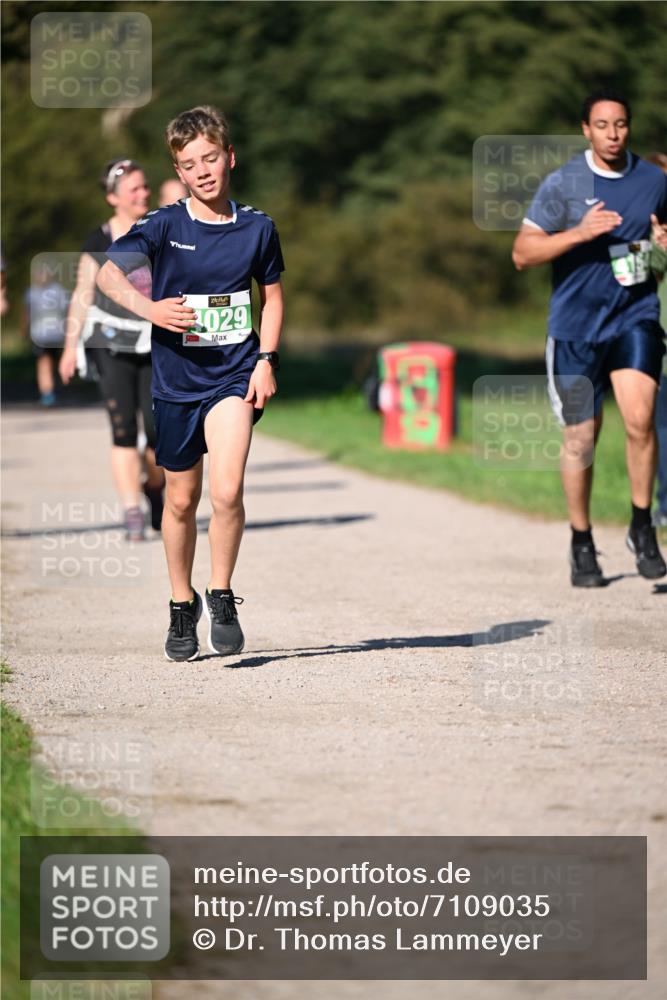 22.09.2024 - 32. Volkslauf durch das schöne Alstertal Dr. Thomas Lammeyer http://msf.ph/oto/7109035 22.09.2024 10:39:46 Laufen 029 meine-sportfotos.de