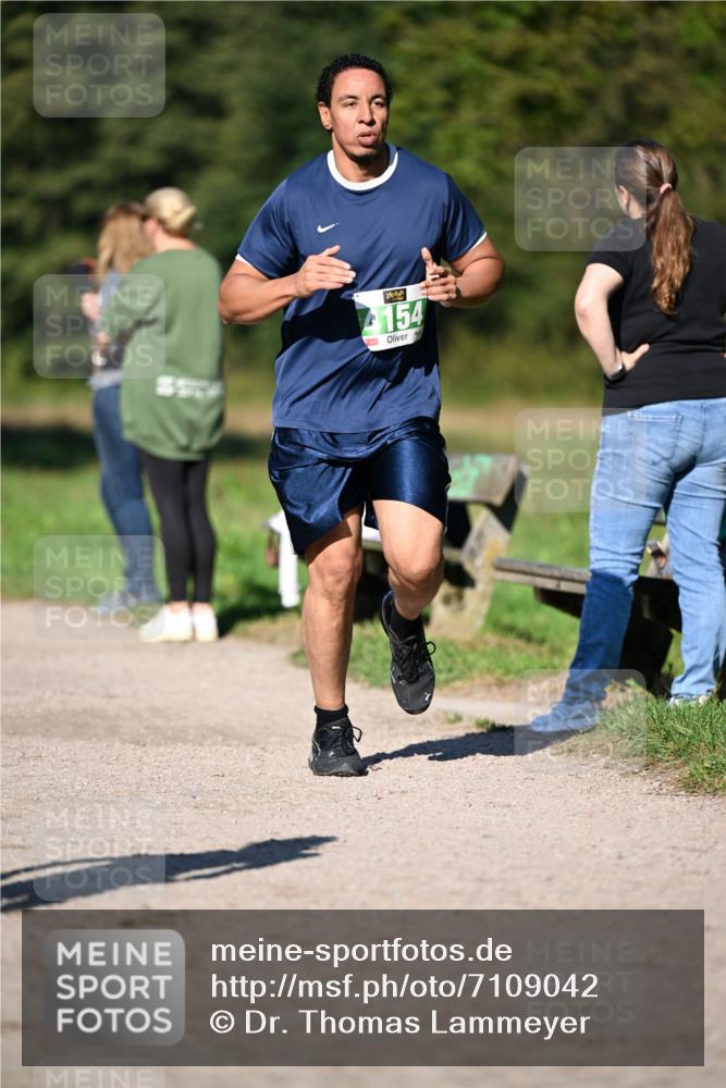 22.09.2024 - 32. Volkslauf durch das schöne Alstertal Dr. Thomas Lammeyer http://msf.ph/oto/7109042 22.09.2024 10:39:47 Laufen 154 meine-sportfotos.de