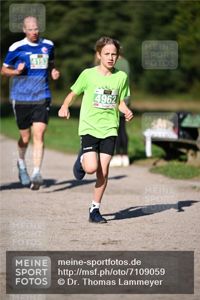 22.09.2024 - 32. Volkslauf durch das schöne Alstertal Dr. Thomas Lammeyer http://msf.ph/oto/7109059 22.09.2024 10:39:50 Laufen 4153, 44, 4962 meine-sportfotos.de