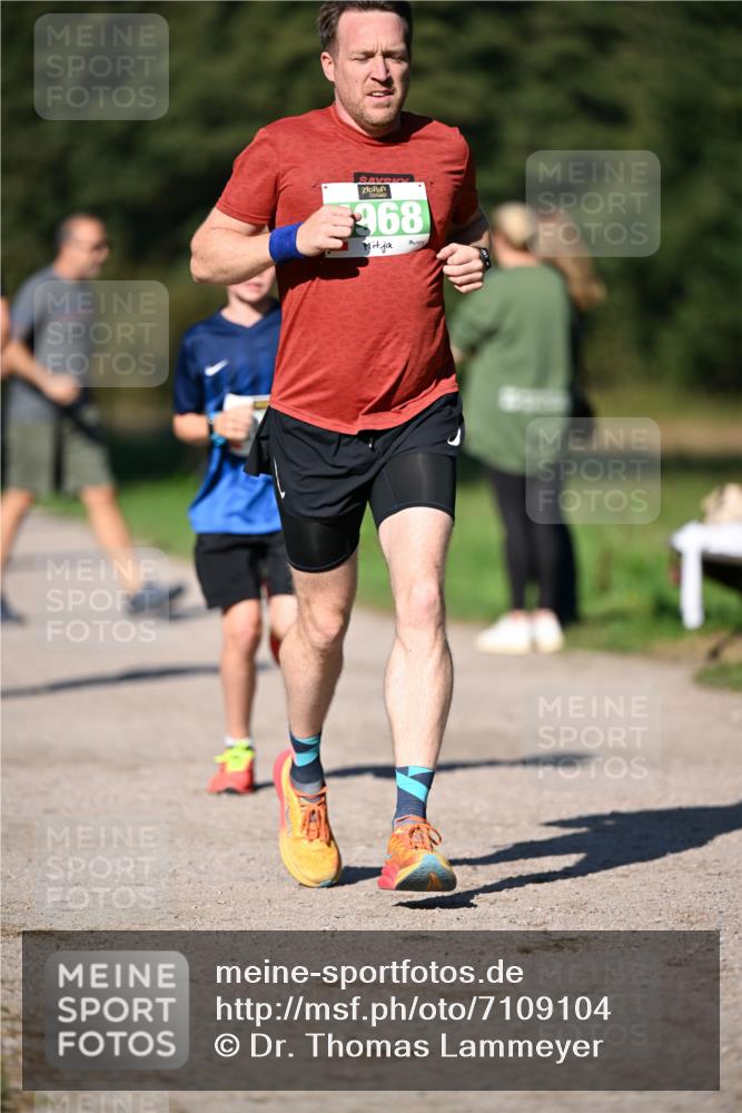 22.09.2024 - 32. Volkslauf durch das schöne Alstertal Dr. Thomas Lammeyer http://msf.ph/oto/7109104 22.09.2024 10:40:03 Laufen 968 meine-sportfotos.de