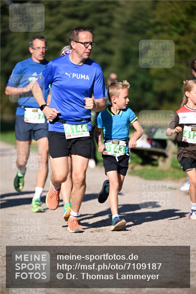 22.09.2024 - 32. Volkslauf durch das schöne Alstertal Dr. Thomas Lammeyer http://msf.ph/oto/7109187 22.09.2024 10:40:29 Laufen 57, 4144, 4143, 41 meine-sportfotos.de