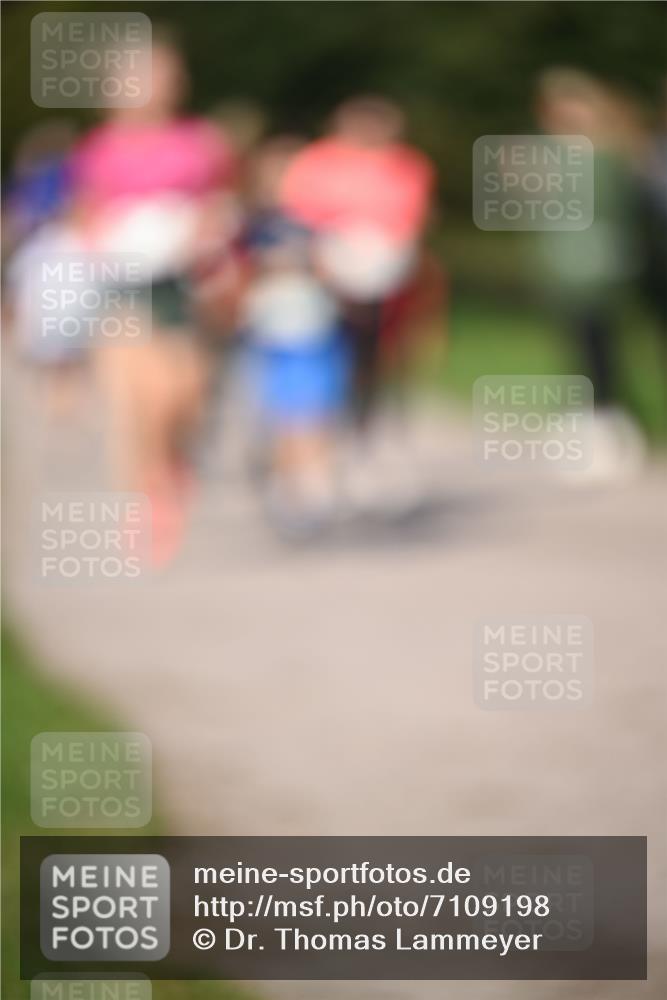22.09.2024 - 32. Volkslauf durch das schöne Alstertal Dr. Thomas Lammeyer http://msf.ph/oto/7109198 22.09.2024 10:40:33 Laufen  meine-sportfotos.de