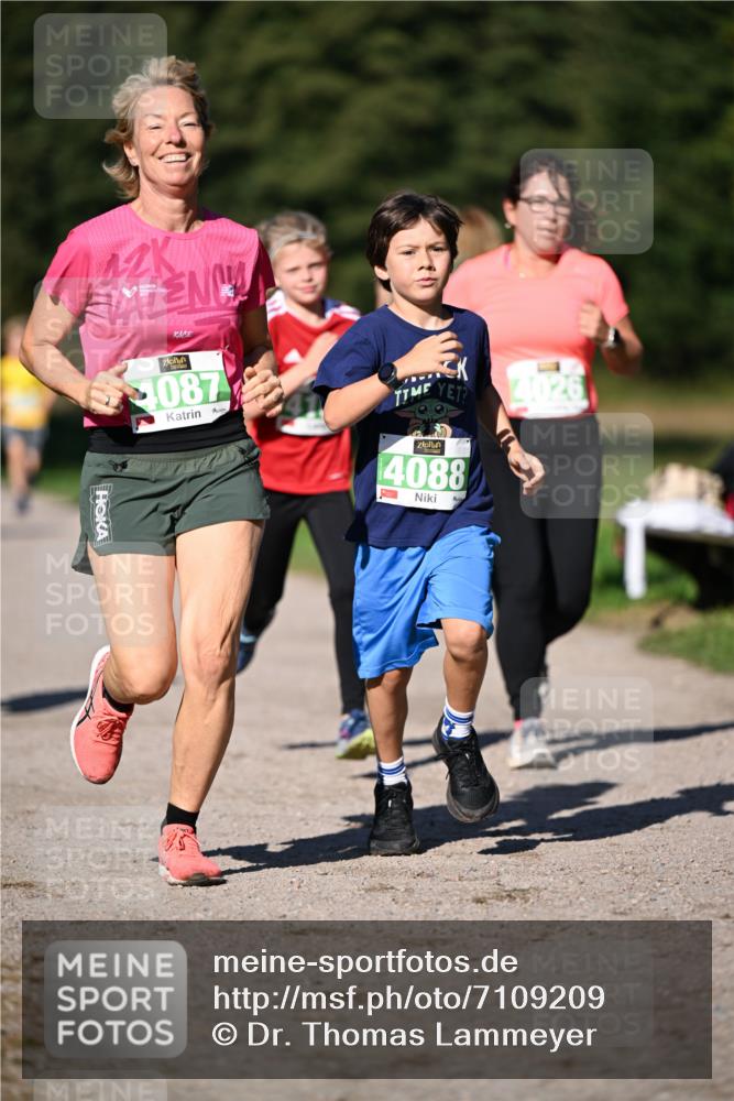 22.09.2024 - 32. Volkslauf durch das schöne Alstertal Dr. Thomas Lammeyer http://msf.ph/oto/7109209 22.09.2024 10:40:34 Laufen 42, 087, 4088, 4026 meine-sportfotos.de