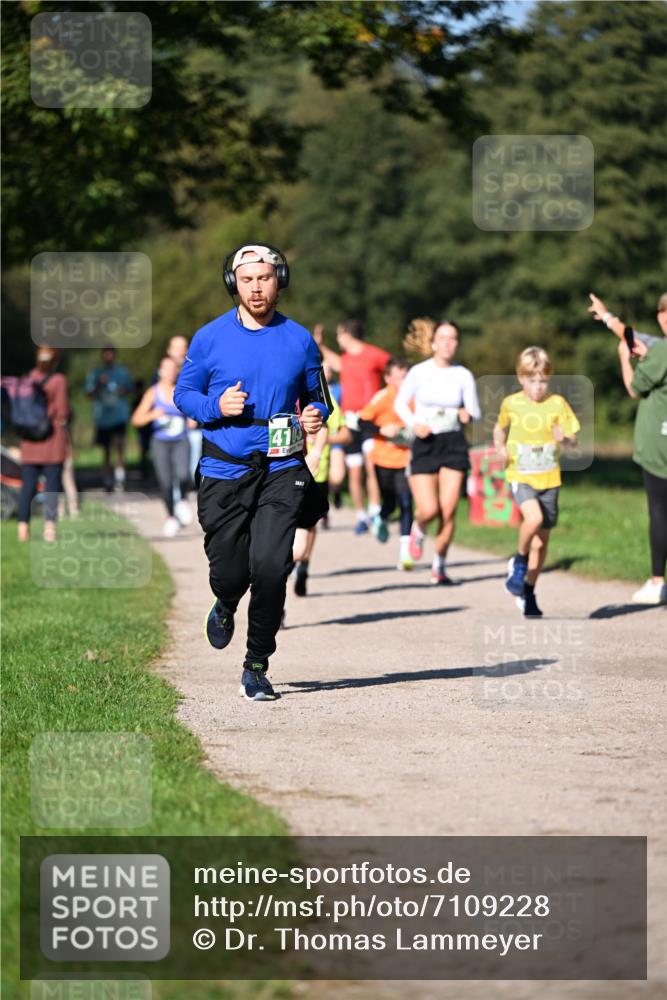 22.09.2024 - 32. Volkslauf durch das schöne Alstertal Dr. Thomas Lammeyer http://msf.ph/oto/7109228 22.09.2024 10:40:40 Laufen 41 meine-sportfotos.de