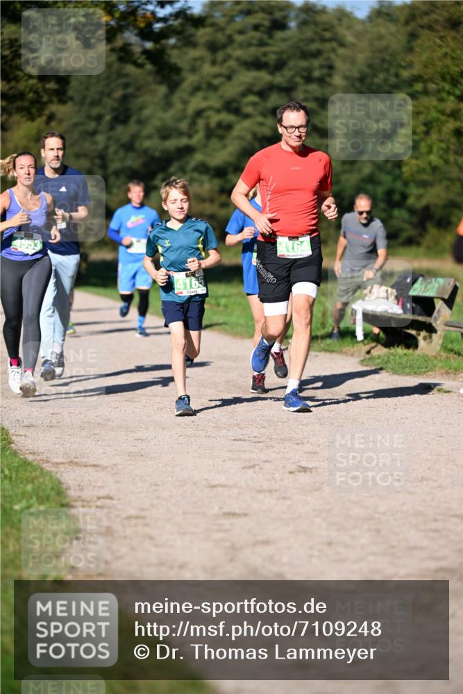 22.09.2024 - 32. Volkslauf durch das schöne Alstertal Dr. Thomas Lammeyer http://msf.ph/oto/7109248 22.09.2024 10:40:47 Laufen 4165, 4164 meine-sportfotos.de